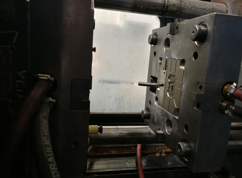 塑膠模(mó)具 塑膠(jiāo)模具