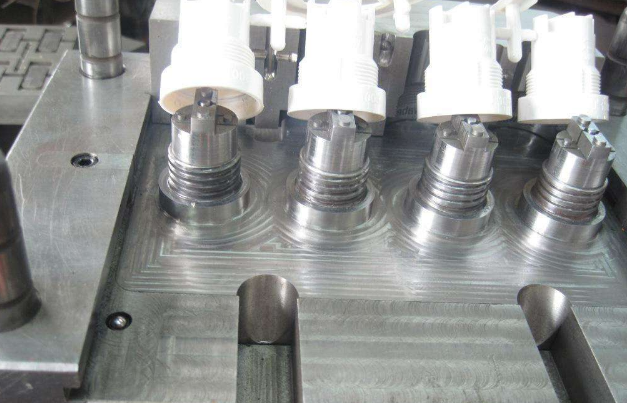 深（shēn）圳模具（jù）工廠注塑模具螺紋的製作