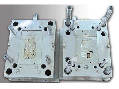 注塑模具澆口設置應盡量使熔料的流程（chéng）最短（duǎn）