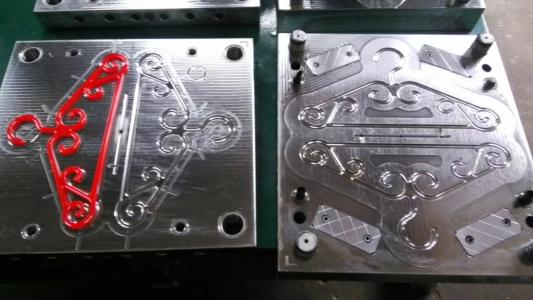 提高注塑（sù）模具塑件（jiàn）表麵質量和製品（pǐn）精度