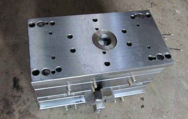 塑膠注塑冷卻水回（huí）路銘牌設計要求（qiú）