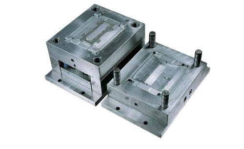 汽車衝壓模具在進模的整個設計與（yǔ）生產過程